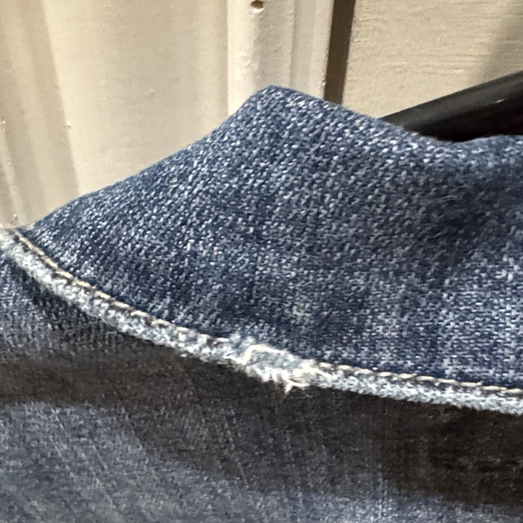 Lucky Brand Women’s Classic Blue Jean Jacket - Picture 6 of 8